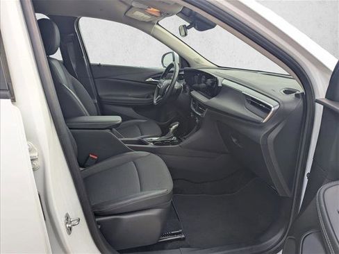 Used 2025 Buick Encore GX Preferred FWD image 19