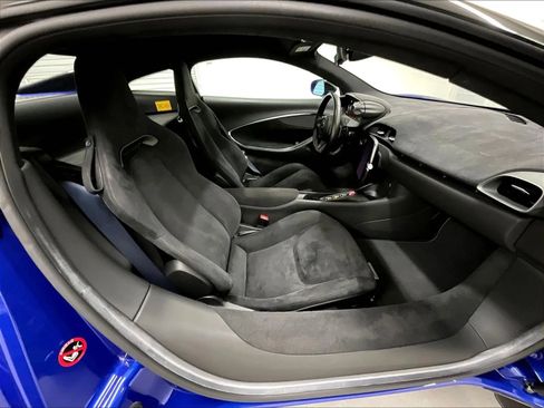Used 2023 McLaren Artura RWD image 13