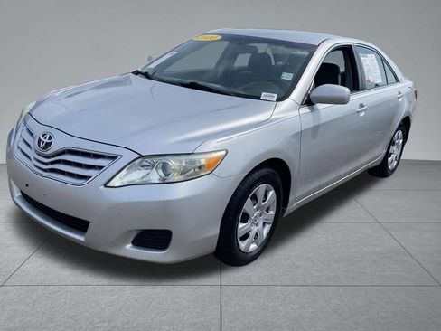 Used 2010 Toyota Camry FWD image 2