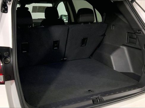 Used 2024 Chevrolet Equinox LT AWD/4WD image 4