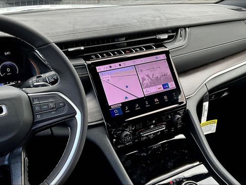 New 2025 Jeep Grand Cherokee Limited w/ Trailer Tow Package image 6