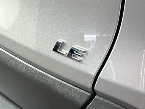 Used 2020 Toyota RAV4 LE FWD image 13