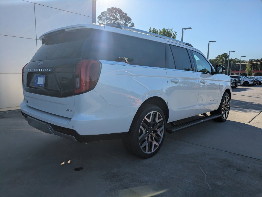 New 2026 Ford Expedition Max Platinum w/ Platinum Ultimate Package AWD/4WD image 5