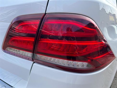 Used 2018 Mercedes-Benz GLE 350 GLE 350 4MATIC SUV w/ Premium 1 Package image 21