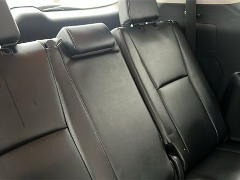 Certified 2025 Toyota Highlander Limited image 32