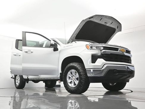 Certified 2025 Chevrolet Silverado 1500 LT AWD/4WD image 50