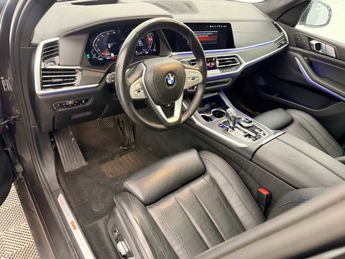 Used 2022 BMW X7 xDrive40i w/ Executive Package image 2