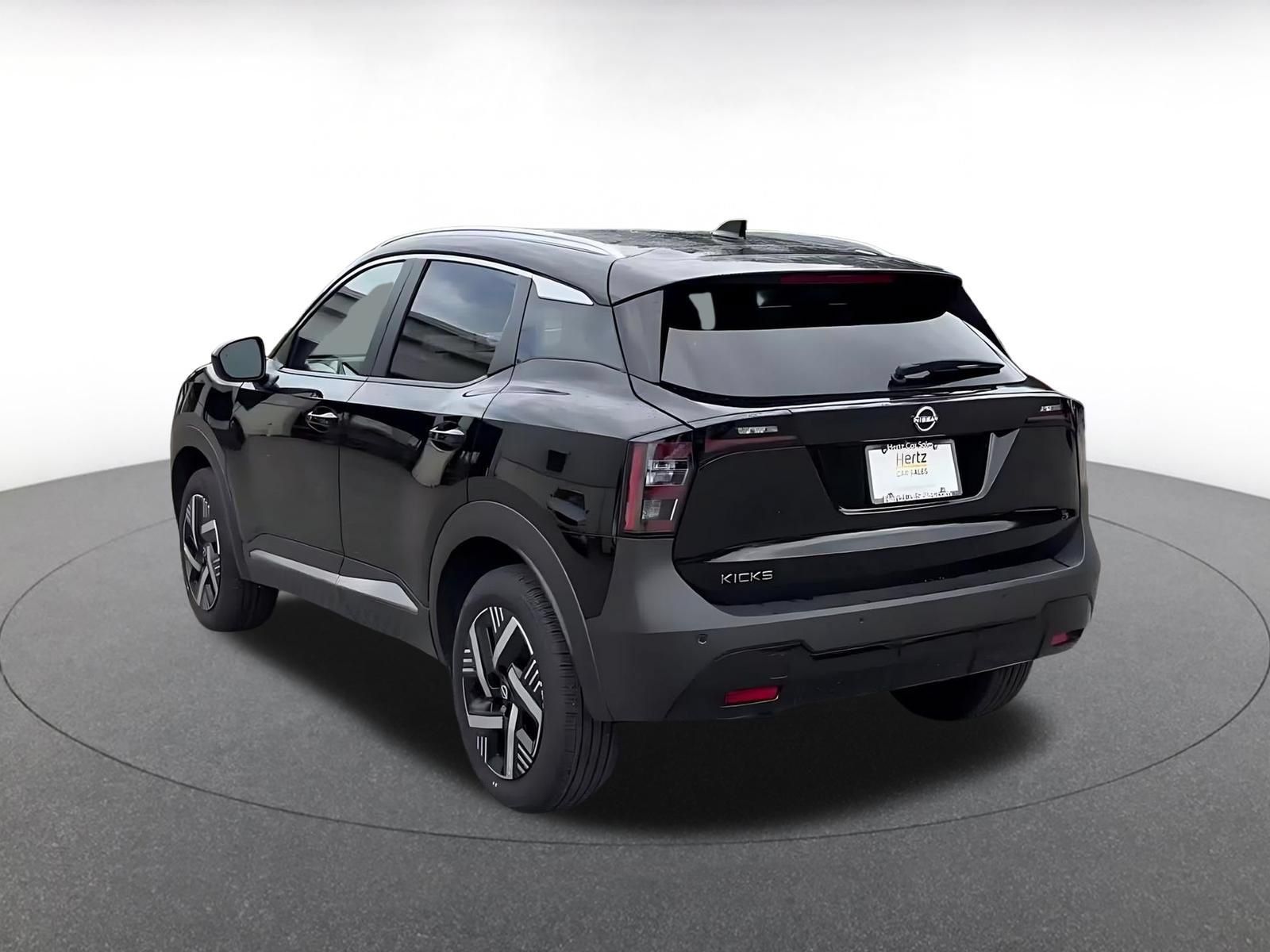 Used 2026 Nissan Kicks SV w/ Cold Weather Package FWD image 9