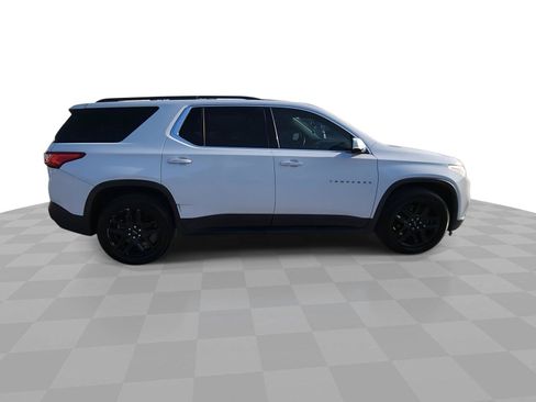 Used 2019 Chevrolet Traverse LT w/ LPO, 'HIT The Road' Package FWD image 9