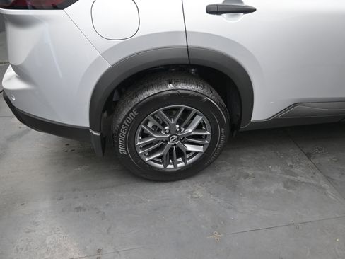 Certified 2025 Nissan Rogue S image 9