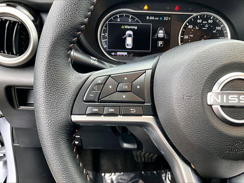 Used 2023 Nissan Versa SR w/ Trunk Package image 12