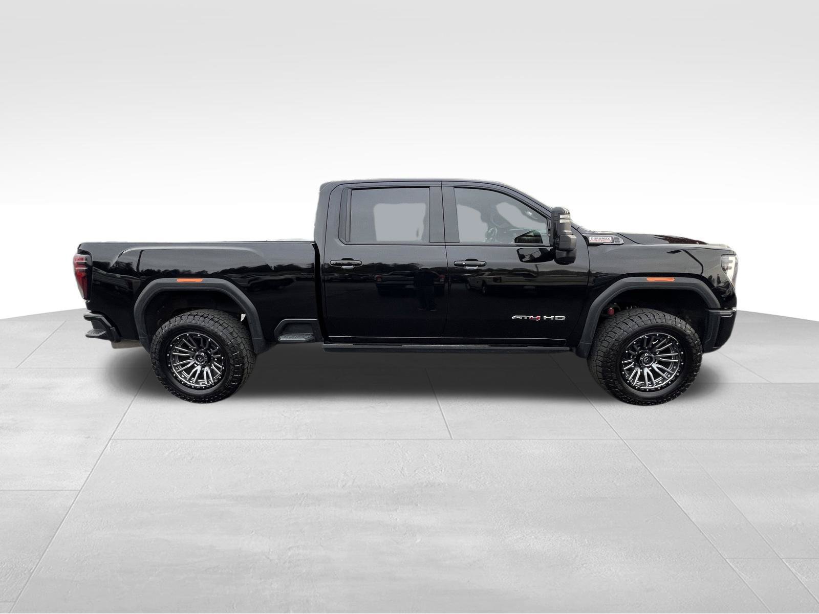 Used 2024 GMC Sierra 2500 AT4 w/ AT4 Premium Plus Package AWD/4WD image 4