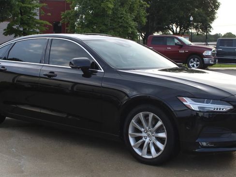 Used 2018 Volvo S90 T6 Momentum w/ Convenience Package AWD/4WD image 7