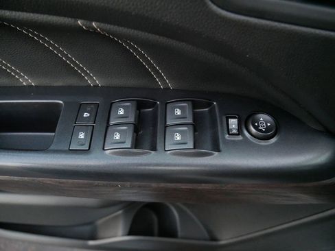 Used 2021 GMC Canyon Denali image 16