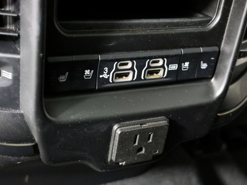 Used 2019 RAM 1500 Limited image 32