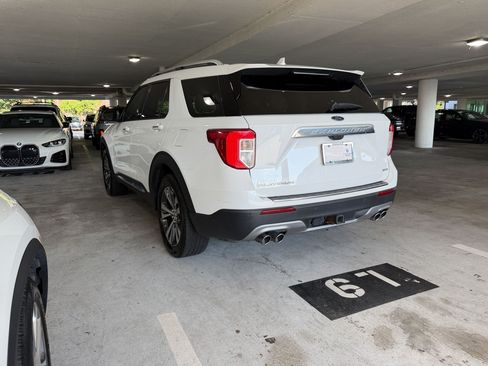 Used 2020 Ford Explorer Platinum w/ Premium Technology Package AWD/4WD image 3