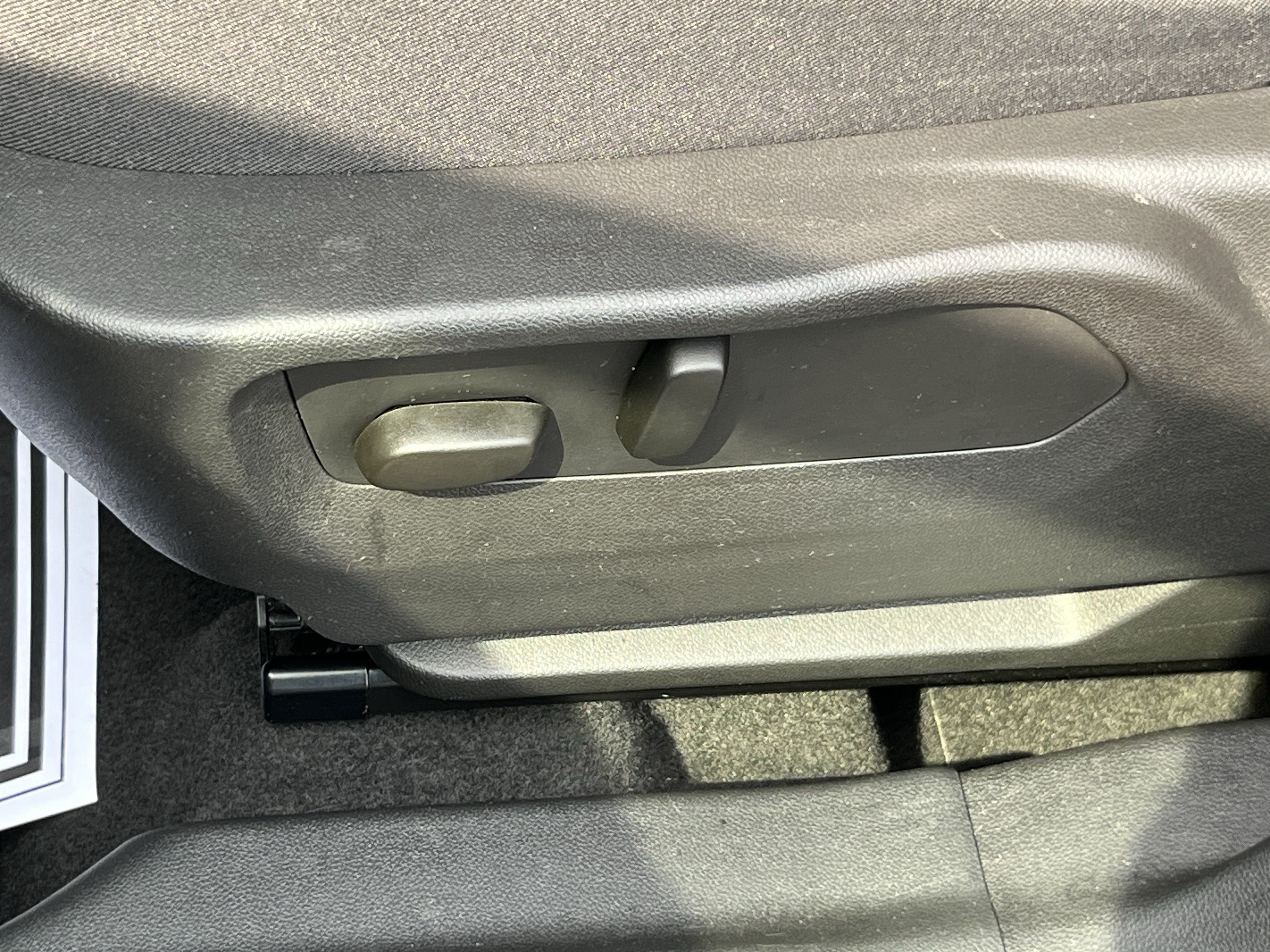 Used 2023 Buick Envision Avenir AWD/4WD image 17