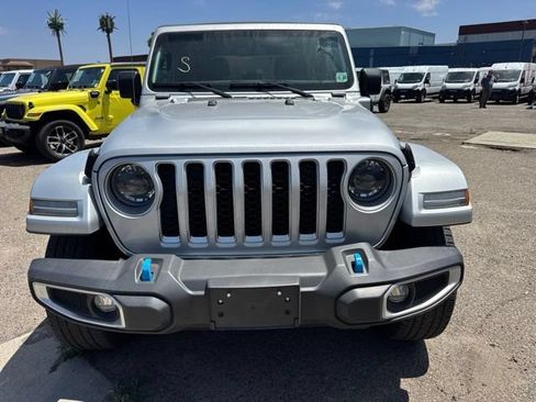 Used 2023 Jeep Wrangler Unlimited Sahara w/ Cold Weather Group AWD/4WD image 2
