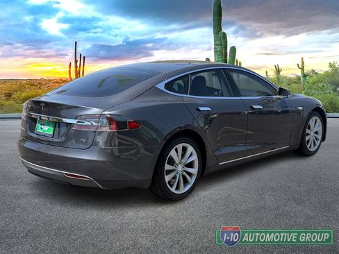 Used 2015 Tesla Model S 70 RWD image 5