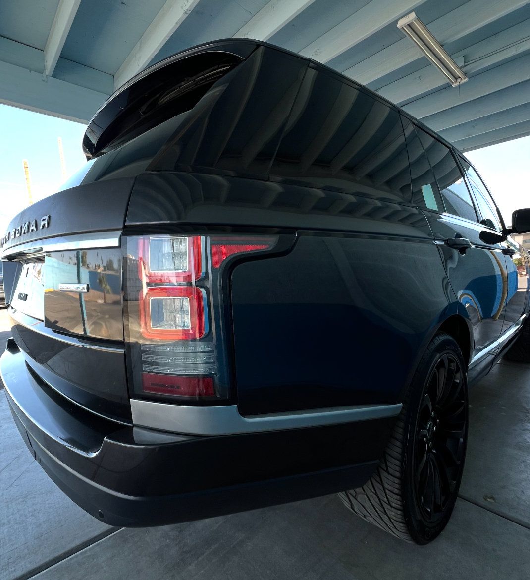 Used 2013 Land Rover Range Rover Supercharged AWD/4WD image 3