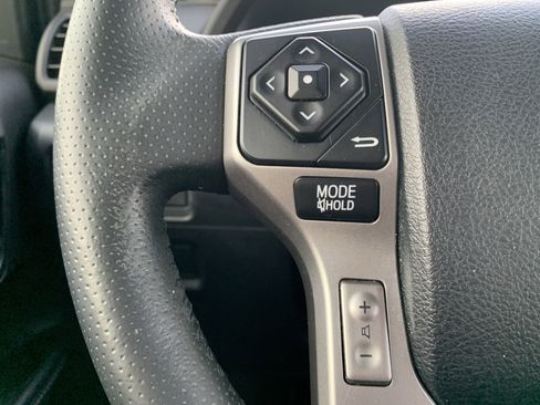 Used 2018 Toyota 4Runner SR5 Premium AWD/4WD image 19