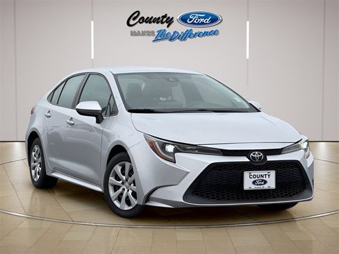 Used 2021 Toyota Corolla LE image 1