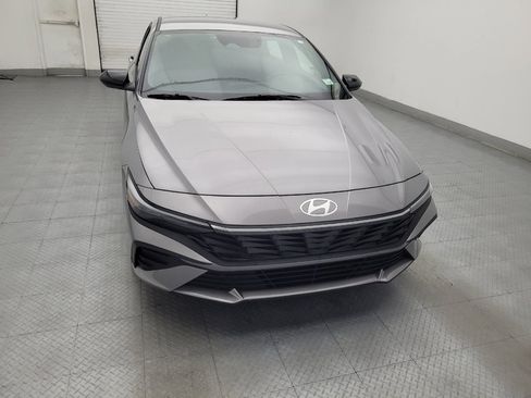Used 2025 Hyundai Elantra Sport FWD image 14