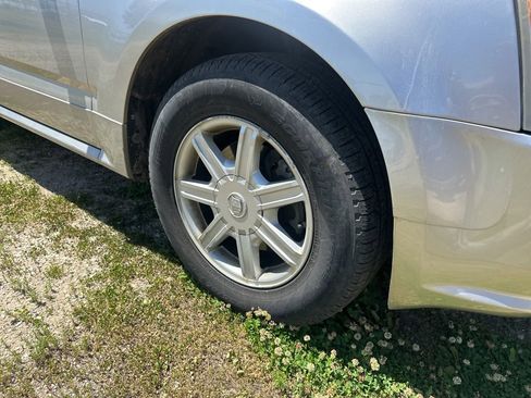 Used 2004 Cadillac SRX w/ Preferred Equipment Group AWD/4WD image 3