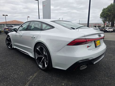 Used 2024 Audi RS 7 Performance image 3