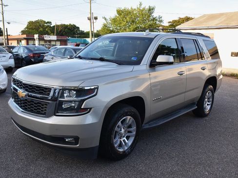 Used 2017 Chevrolet Tahoe LT w/ Luxury Package RWD image 4
