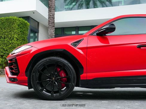 Used 2019 Lamborghini Urus image 4