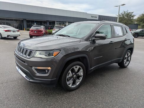Used 2018 Jeep Compass Limited w/ Navigation Group FWD image 8