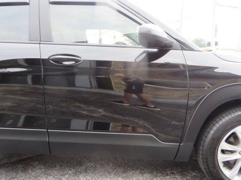 Used 2022 Chevrolet TrailBlazer LS FWD image 35