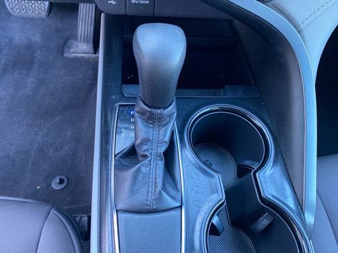 Used 2019 Toyota Camry LE image 12