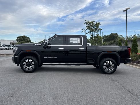New 2025 GMC Sierra 2500 Denali w/ Denali Reserve Package image 7