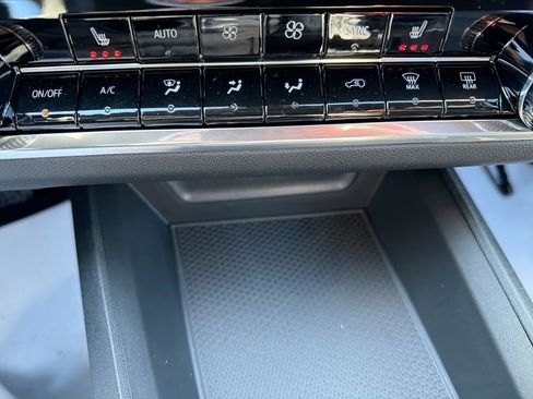 New 2026 Chevrolet Equinox LT image 17