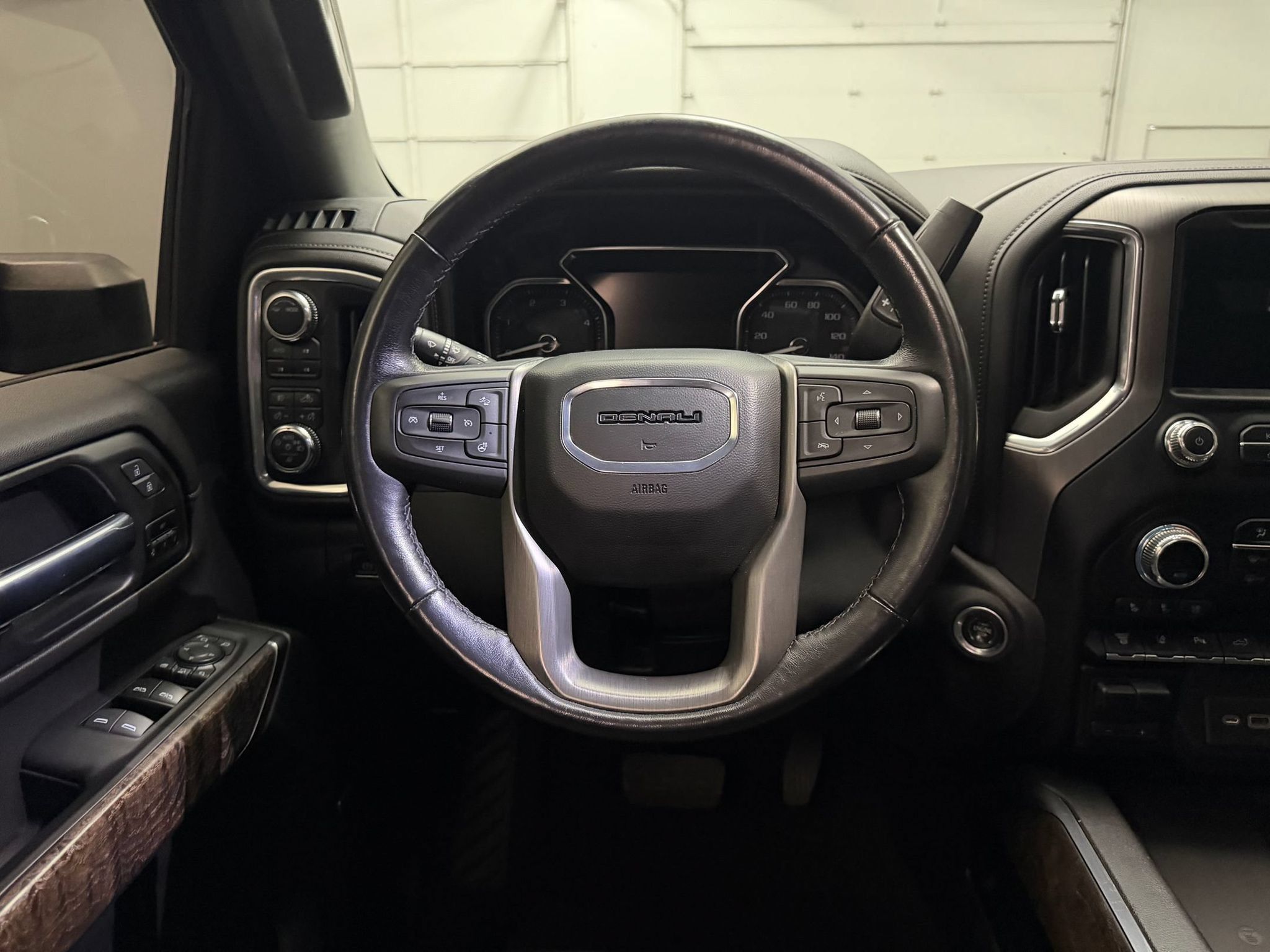 Used 2022 GMC Sierra 2500 Denali w/ Denali Ultimate Package AWD/4WD image 29