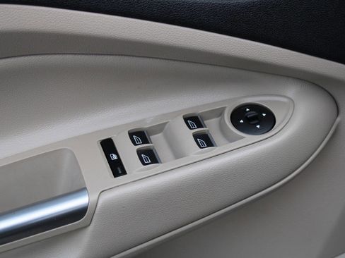 Used 2017 Ford Escape Titanium image 27