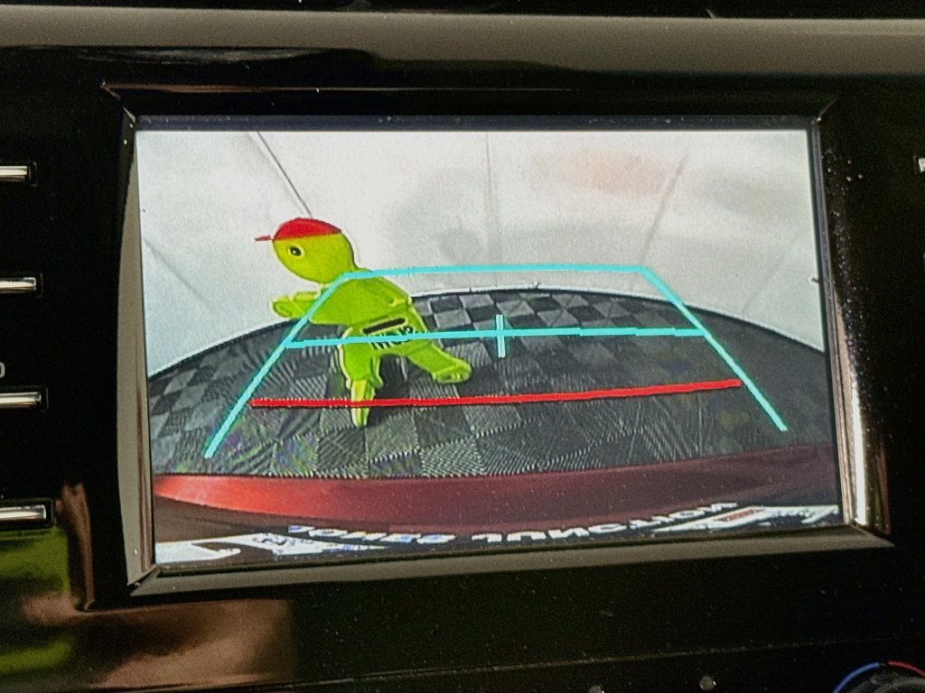 Certified 2018 Toyota Camry LE FWD image 6