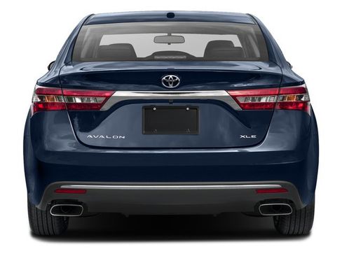 Used 2018 Toyota Avalon XLE Premium w/ Carpet Mat Package FWD image 5