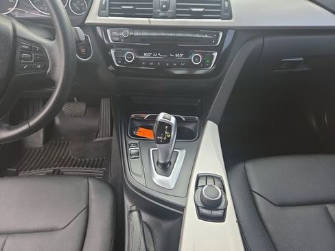 Used 2018 BMW 320i Sedan image 11