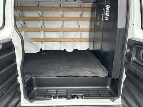 Used 2023 GMC Savana 2500 w/ Driver Convenience Package image 15