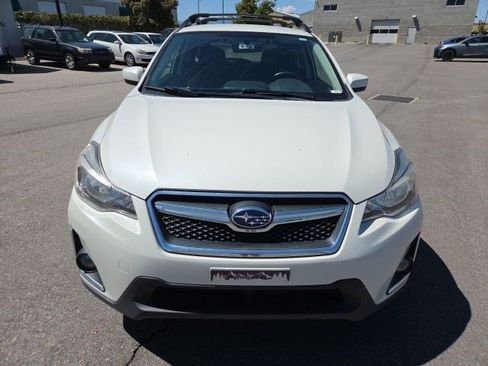 Used 2017 Subaru Crosstrek 2.0i Premium AWD/4WD image 9
