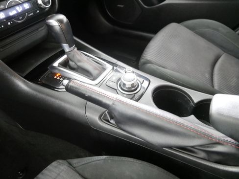 Used 2015 MAZDA MAZDA3 i Touring w/ Technology Package image 24