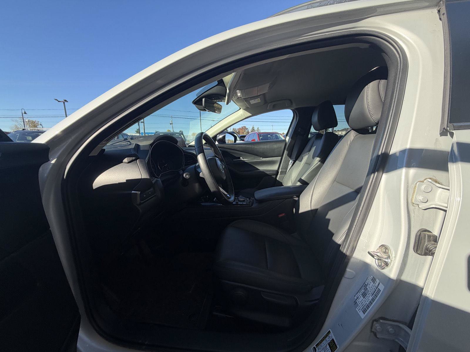 Used 2024 MAZDA CX-30 AWD 2.5 S w/ Select Sport Pkg image 2