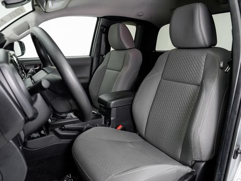 Used 2022 Toyota Tacoma SR RWD image 7