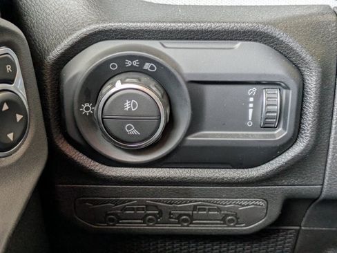 Used 2025 Jeep Gladiator Sport AWD/4WD image 20