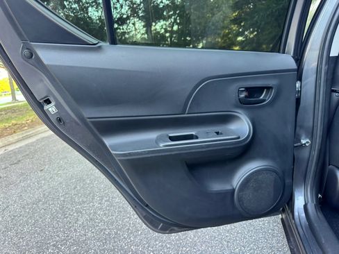 Used 2016 Toyota Prius C One FWD image 9