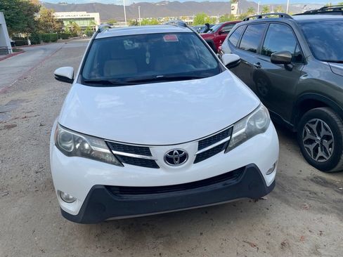Used 2014 Toyota RAV4 XLE FWD image 2