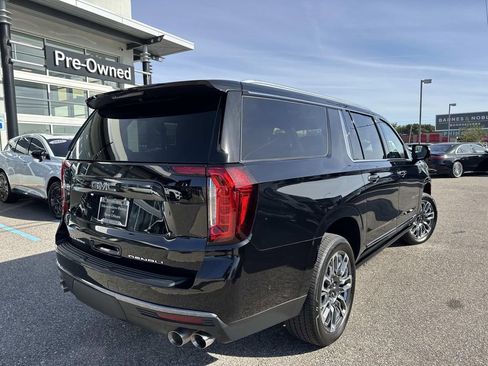 Used 2023 GMC Yukon XL Denali Ultimate image 7